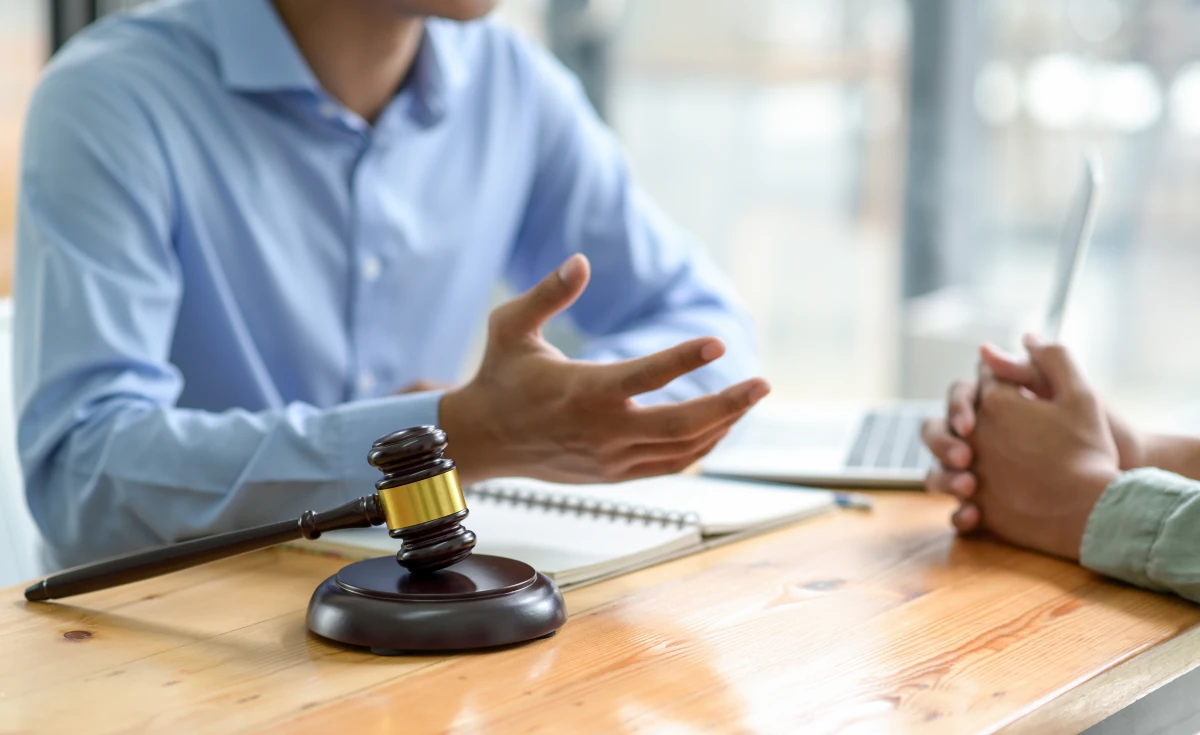 Effacer une condamnation du casier judiciaire : procédures et conseils d'avocat