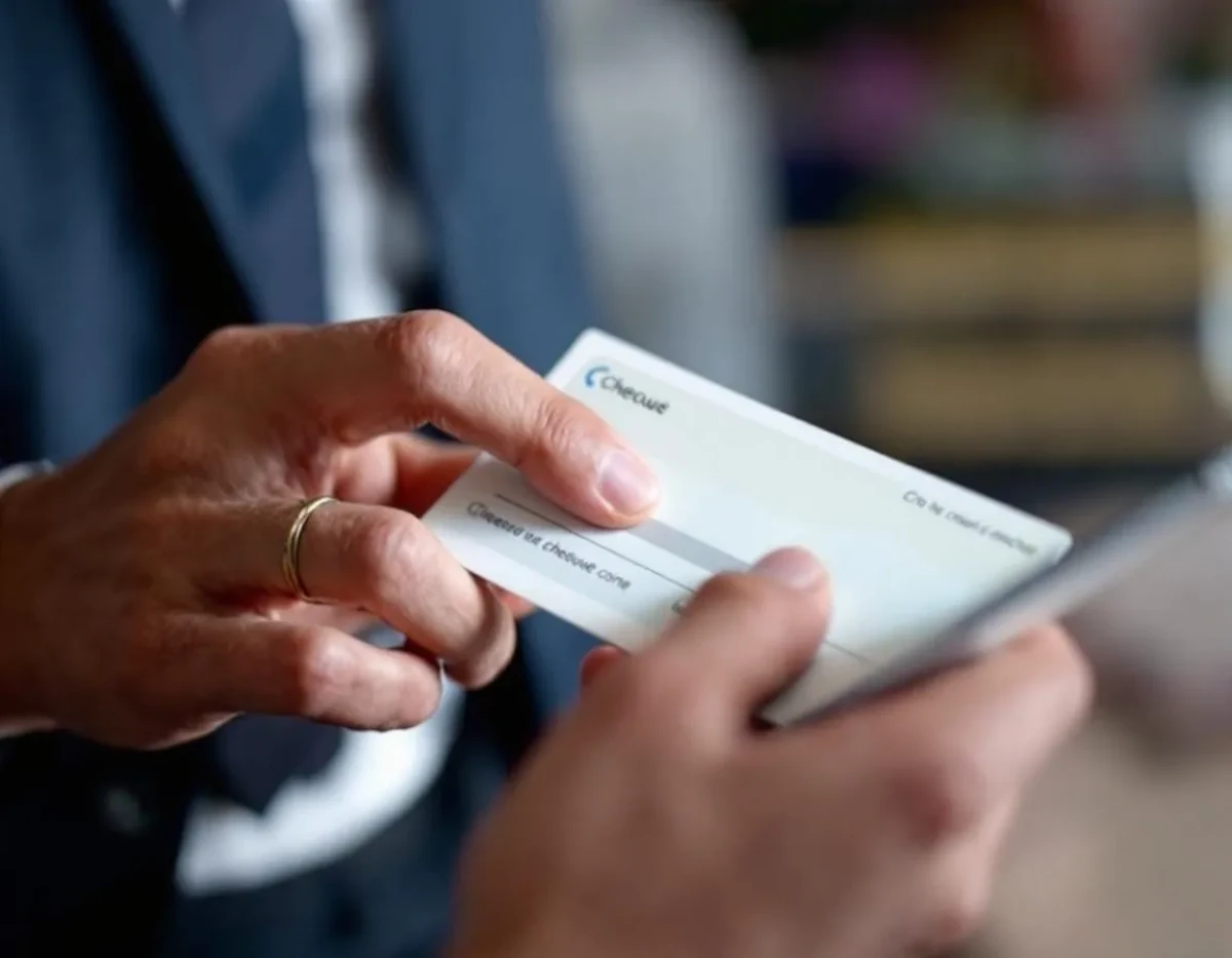 Le dépôt de chèque en banque en ligne : procédures, enjeux et perspectives juridiques